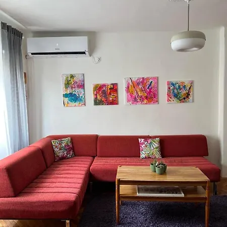 Queen Of The Arts Apartment Belgrade