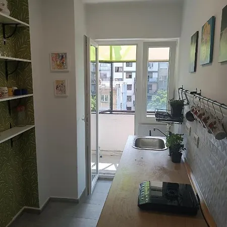 Apartment Queen Of The Arts *